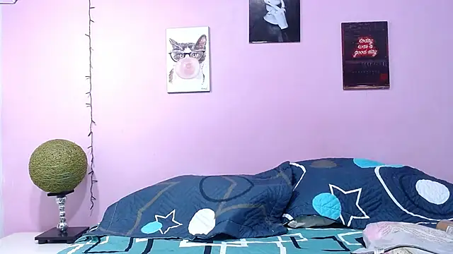 aisha laurent online show from April 2026 12:39:02 PM