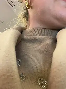 Maria3879 online show from April 2026 06:08:02 PM