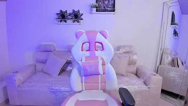 april smiith1 online show from April 2026 12:31:01 PM