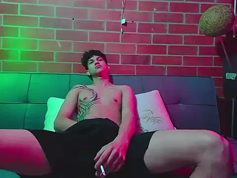 Kurtt   online show from April 2026 10:22:01 PM