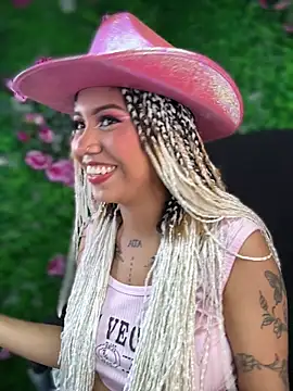 Laila LS online show from April 2026 09:39:33 PM