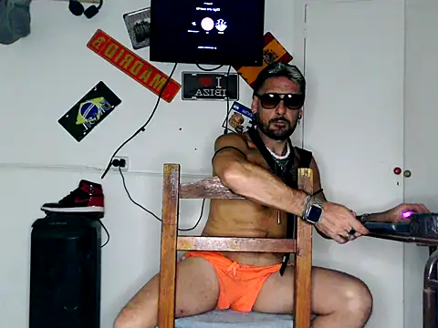 freddymdq100 online show from April 2026 12:04:01 AM