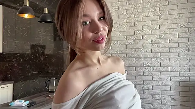 VictoryGlow online show from April 2026 10:43:01 AM