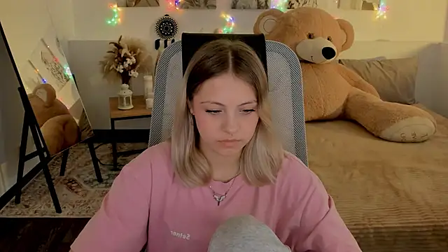 BlossomVibe online show from April 2026 10:32:02 AM