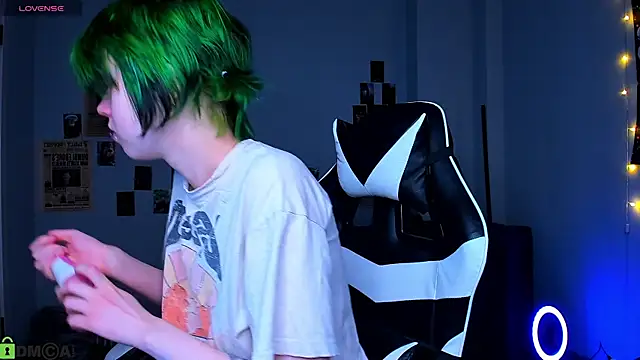 LittleKittenStar online show from April 2026 03:04:02 AM