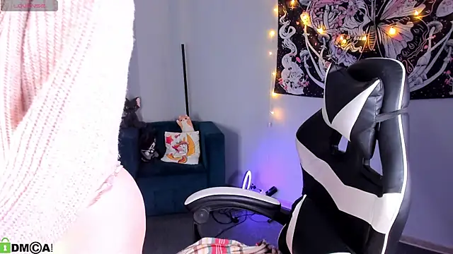 LittleKittenStar online show from April 2026 02:44:01 AM