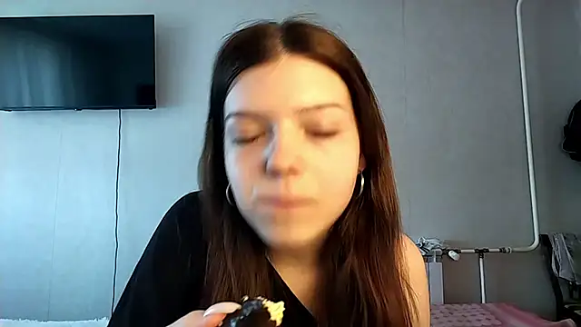 Helgawithyou online show from April 2026 01:38:02 PM