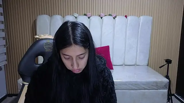 Melannyy V online show from April 2026 12:39:01 PM