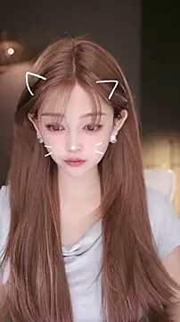 Anne-w online show from April 2026 12:31:01 PM