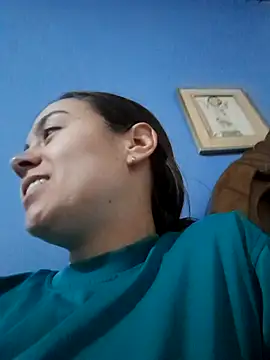 Isabelmotta  online show from April 2026 07:15:02 PM