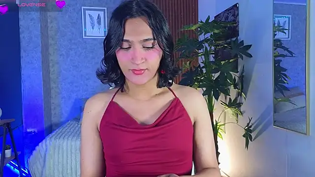 Snapshot of Zoee_Kiss_ chatting on July 2026 05:21:02 AM Zoee Kiss online show from July 2026 05:21:02 AM