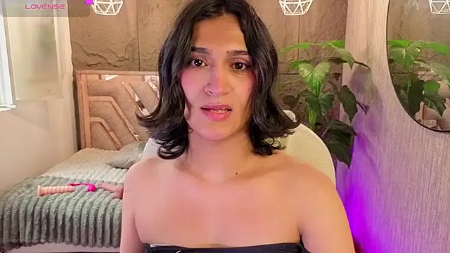 Snapshot of Zoee_Kiss_ chatting on July 2026 07:50:01 PM Zoee Kiss online show from July 2026 07:50:01 PM