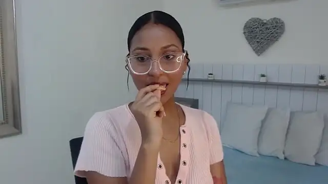 Rubi Diamond  online show from April 2026 07:51:02 PM