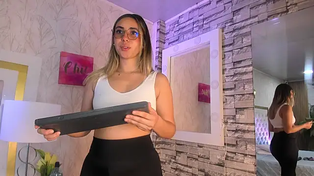 EimyBlake online show from April 2026 03:33:01 AM