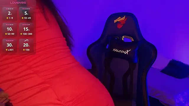 Nicolwhitee online show from April 2026 12:21:01 PM