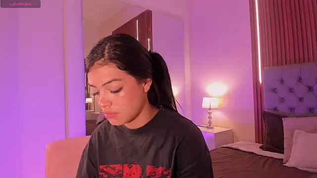 LiaSalvatore online show from April 2026 12:22:01 PM