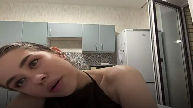 LypsiXo online show from March 2026 05:27:02 PM