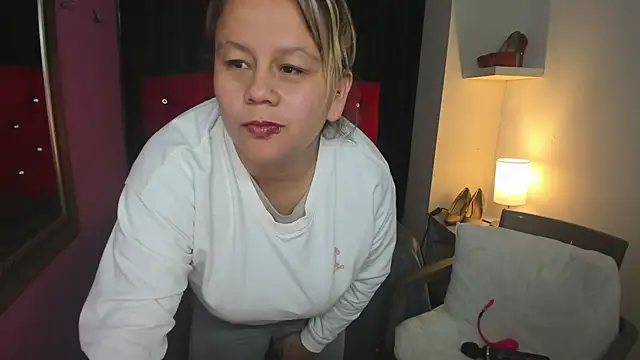 ScarletBigTitties online show from April 2026 11:52:01 AM