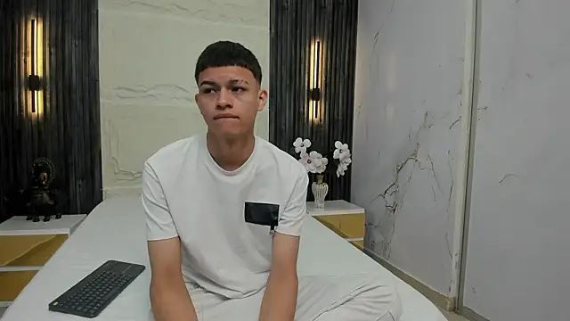 Apolo jonnes online show from April 2026 02:04:01 AM