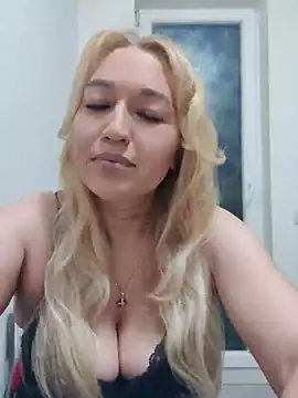 LexaVelure online show from May 2026 08:05:02 PM