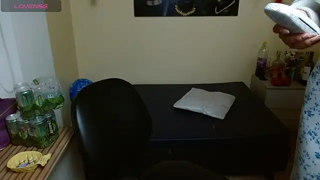 Miley Clarck online show from April 2026 01:12:02 PM