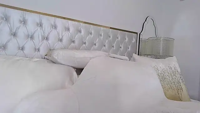 alexandragabrielle online show from April 2026 03:28:01 AM