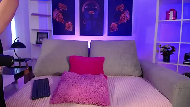 linda norris  online show from March 2026 07:13:02 PM