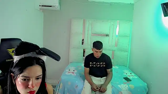 Snapshot of Nina_and_coby_ chatting on May 2026 09:32:02 PM Nina and coby online show from May 2026 09:32:02 PM