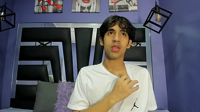  ArchieBlu  online show from March 2026 03:12:01 AM