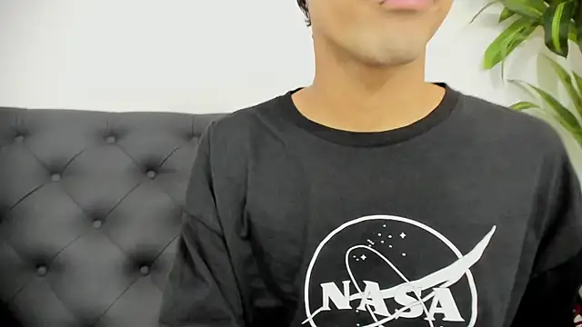  ArchieBlu  online show from April 2026 07:56:01 AM