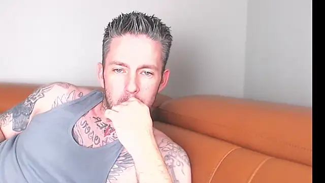 SkylarrGrey online show from April 2026 08:17:02 PM