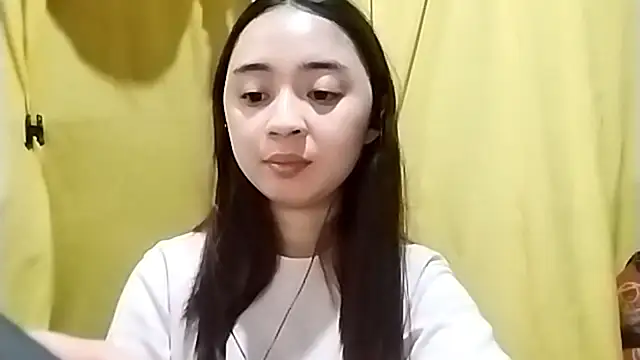 LenoraLacassagne online show from April 2026 04:12:02 PM