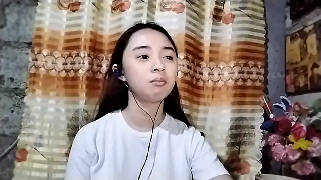 LenoraLacassagne online show from April 2026 08:20:02 PM