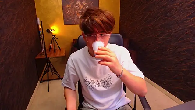 BodhiHayes online show from April 2026 04:34:01 AM