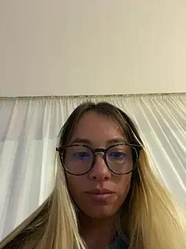 Sexyandtiny online show from March 2026 11:04:02 PM