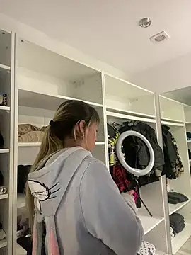 Sexyandtiny online show from April 2026 10:29:02 PM