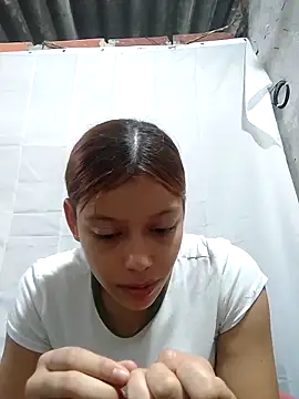 ESTRELLA-HOT- online show from April 2026 12:32:01 PM