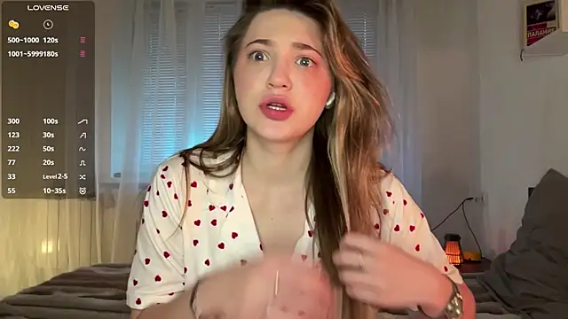 1Kellynaive online show from April 2026 04:01:01 PM