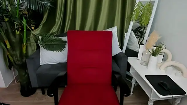 twel veeek online show from April 2026 07:58:01 PM