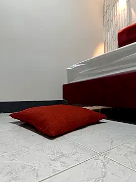 KarolVIPXXX online show from April 2026 10:43:01 AM