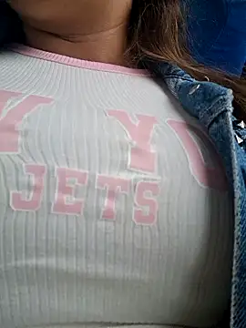 Yelii  online show from May 2026 08:51:01 PM