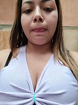 Yelii  online show from June 2026 05:50:01 PM