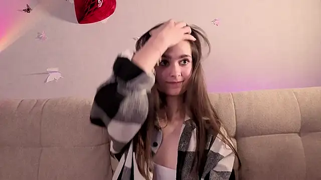 LuciKardos online show from March 2026 08:08:02 PM