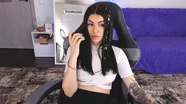 AnacondaOnn online show from April 2026 08:18:02 AM