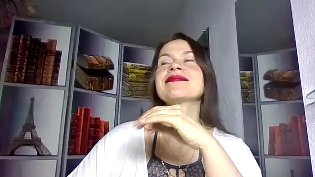 Selena Moo online show from April 2026 07:28:01 AM