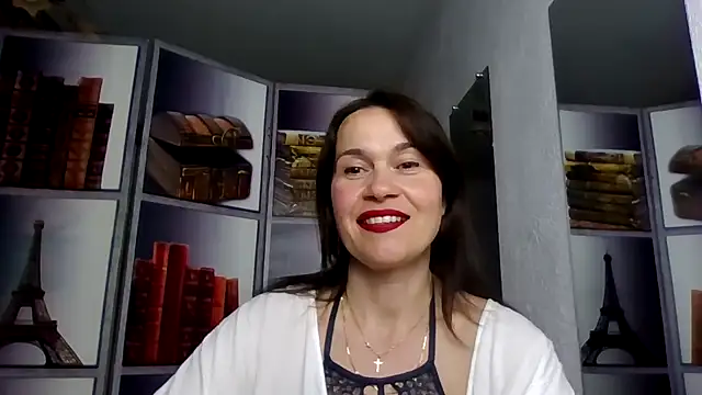 Selena Moo online show from April 2026 02:11:02 PM