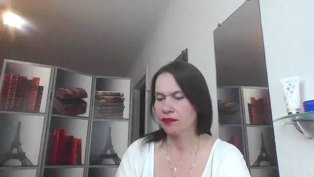 Selena Moo online show from May 2026 01:18:02 PM