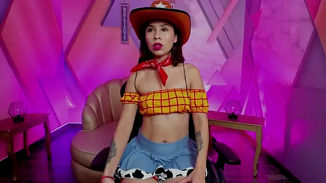 MacarenaBenz online show from April 2026 01:37:01 PM