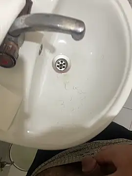 yassineamri online show from March 2026 08:48:01 PM