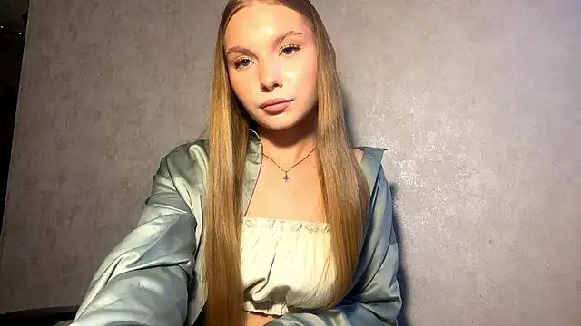 CarolineNine online show from April 2026 03:27:01 PM